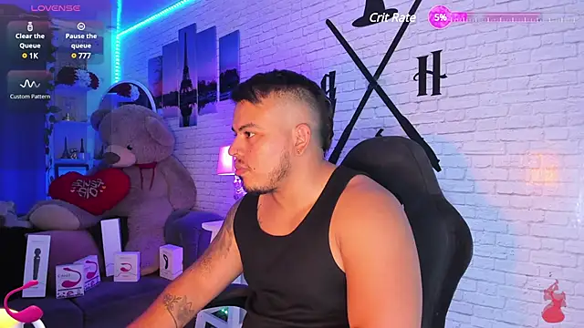Snapshot of Naughty_Charly chatting on 02/20/25, 06:57 Naughty Charly online show from 02/20/25, 06:57