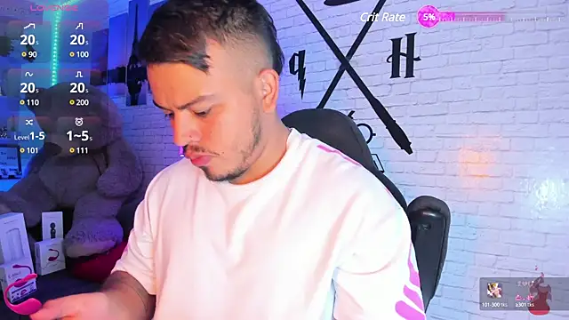 Snapshot of Naughty_Charly chatting on 03/20/25, 12:11 Naughty Charly online show from 03/20/25, 12:11