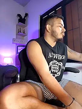 Snapshot of Naughty_Charly chatting on 09/30/25, 12:10 Naughty Charly online show from 09/30/25, 12:10