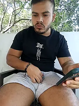 Snapshot of Naughty_Charly chatting on 10/30/25, 01:23 Naughty Charly online show from 10/30/25, 01:23