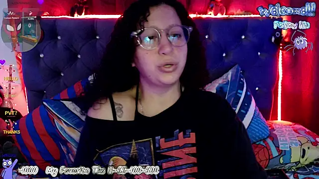 Snapshot of Bigsexycat chatting on 09/19/25, 07:43 Bigsexycat online show from 09/19/25, 07:43