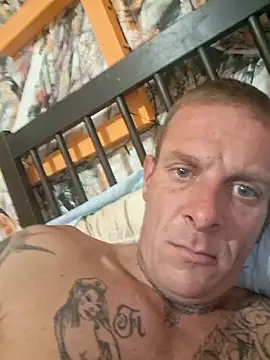 Snapshot of babilon891231 chatting on 11/27/25, 12:13 babilon891231 online show from 11/27/25, 12:13