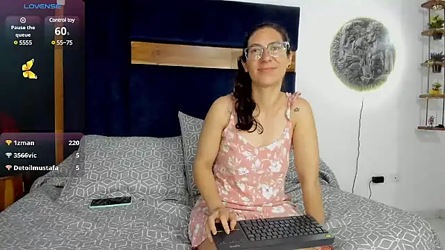 Snapshot of Andromeda-jade chatting on 12/28/24, 08:16 Andromeda-jade online show from 12/28/24, 08:16