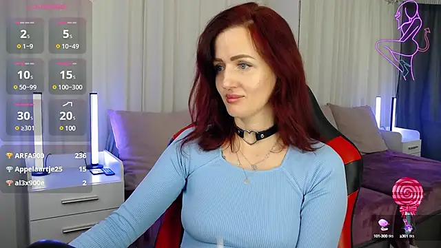 Snapshot of ElisaJane chatting on 12/23/24, 12:35 ElisaJane online show from 12/23/24, 12:35