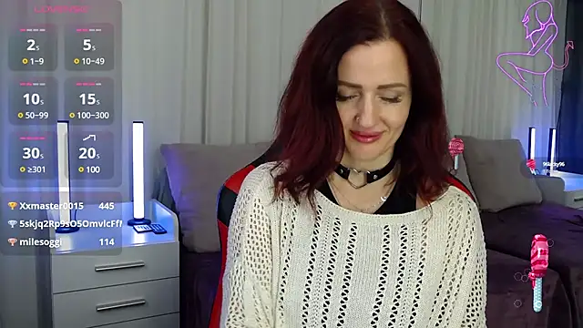 Snapshot of ElisaJane chatting on 12/24/24, 03:49 ElisaJane online show from 12/24/24, 03:49