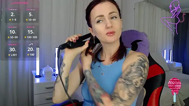 Snapshot of ElisaJane chatting on 01/10/25, 08:26 ElisaJane online show from 01/10/25, 08:26
