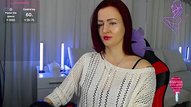 Snapshot of ElisaJane chatting on 01/21/25, 10:19 ElisaJane online show from 01/21/25, 10:19