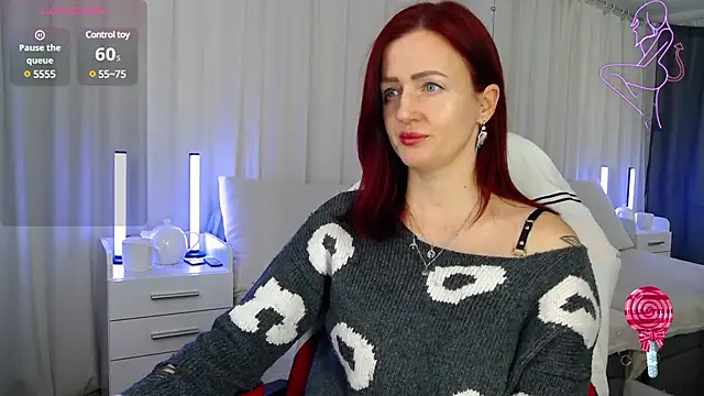 Snapshot of ElisaJane chatting on 02/04/25, 10:02 ElisaJane online show from 02/04/25, 10:02