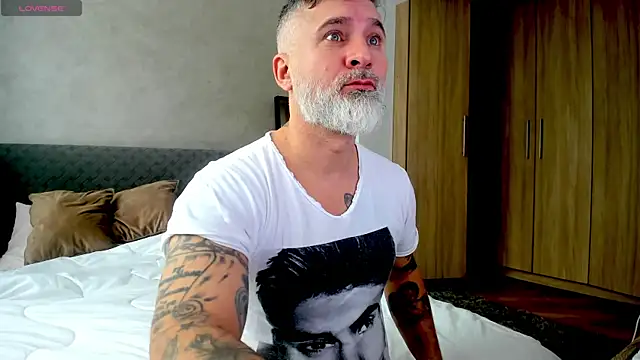 BlowMyXXL online show from 02/17/25, 07:04