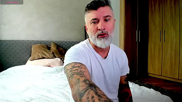 BlowMyXXL online show from 02/18/25, 07:43