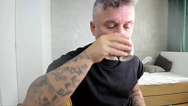 BlowMyXXL online show from 09/12/25, 05:51