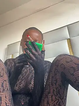 Snapshot of Fanclubbbbb chatting on 02/07/25, 09:47 Fanclubbbbb online show from 02/07/25, 09:47