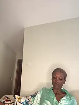 Snapshot of Fanclubbbbb chatting on 11/11/25, 05:18 Fanclubbbbb online show from 11/11/25, 05:18