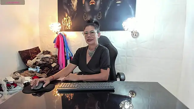 miss lucero1 online show from 11/07/25, 11:49