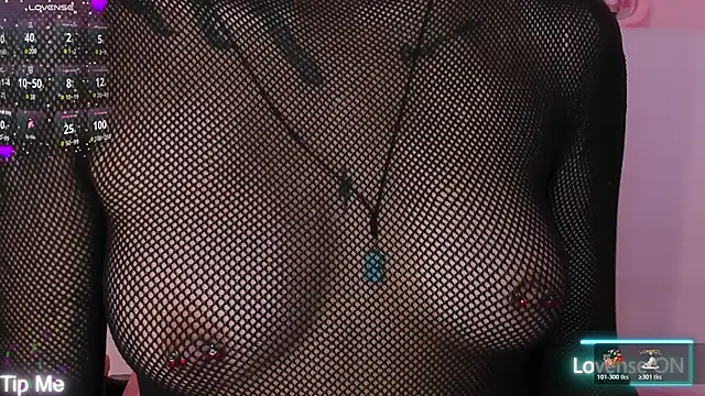 Snapshot of violeth_hill chatting on 11/16/25, 07:08 violeth hill online show from 11/16/25, 07:08