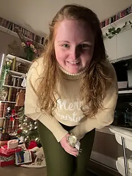 Snapshot of GingerSnap33 chatting on 12/20/24, 02:41 GingerSnap33 online show from 12/20/24, 02:41