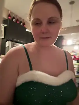 Snapshot of GingerSnap33 chatting on 12/24/24, 02:54 GingerSnap33 online show from 12/24/24, 02:54