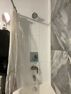 Snapshot of GingerSnap33 chatting on 12/29/24, 12:09 GingerSnap33 online show from 12/29/24, 12:09