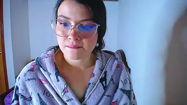 juli05star20 online show from 10/05/25, 08:51