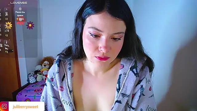 juli05star20 online show from 10/10/25, 01:37