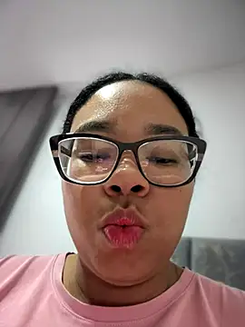 XMara online show from 10/20/25, 04:29