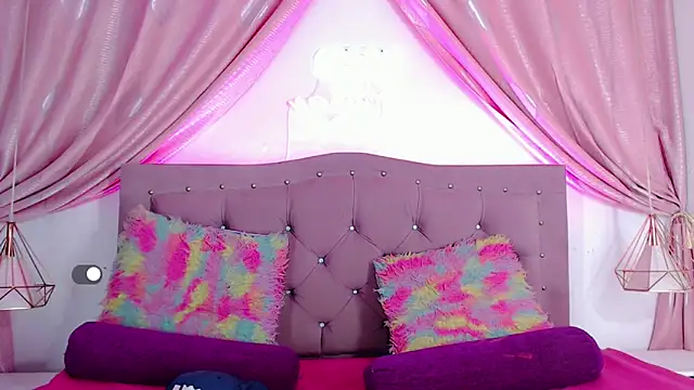 SexyJuliii21 online show from 12/19/24, 02:56