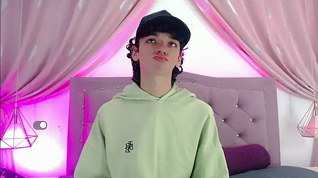 SexyJuliii21 online show from 02/28/25, 06:54