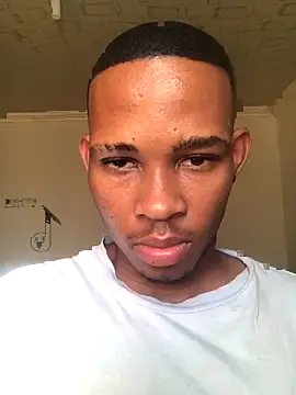 Snapshot of MixedItem chatting on 10/24/25, 02:35 MixedItem online show from 10/24/25, 02:35