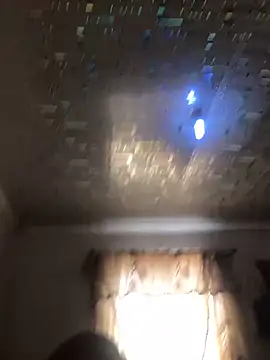 Snapshot of MixedItem chatting on 10/28/25, 06:43 MixedItem online show from 10/28/25, 06:43