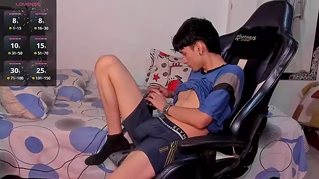 cute diego  online show from 10/03/25, 10:40