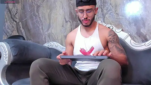 Snapshot of Liam_Kleiin chatting on 02/12/25, 11:40 Liam Kleiin online show from 02/12/25, 11:40
