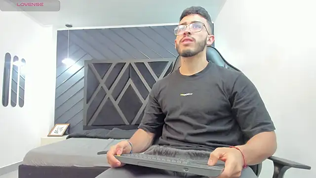 Liam Kleiin online show from 11/10/25, 11:20