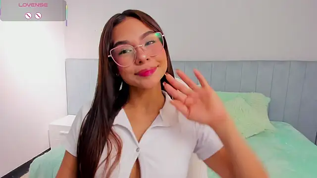 Snapshot of amira_cute2 chatting on 10/07/25, 11:40 amira cute2 online show from 10/07/25, 11:40