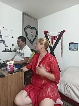 Snapshot of hotandfierylatinos2023 chatting on 10/13/25, 09:42 hotandfierylatinos2023 online show from 10/13/25, 09:42