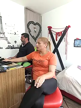 Snapshot of hotandfierylatinos2023 chatting on 10/19/25, 03:45 hotandfierylatinos2023 online show from 10/19/25, 03:45