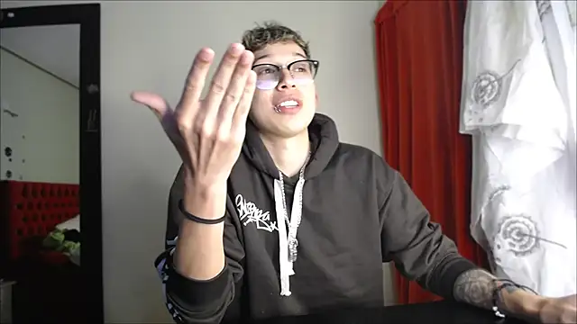  Thomas hot  online show from 12/23/24, 05:54