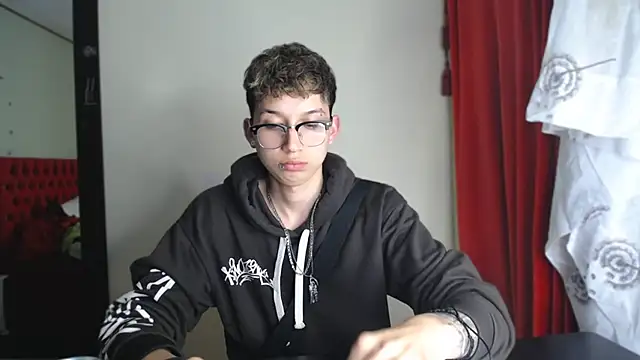  Thomas hot  online show from 12/24/24, 02:10