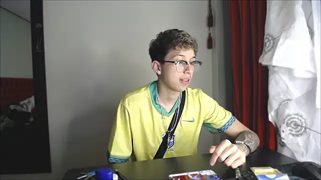  Thomas hot  online show from 12/26/24, 09:37