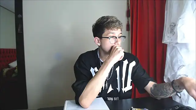  Thomas hot  online show from 12/27/24, 10:48