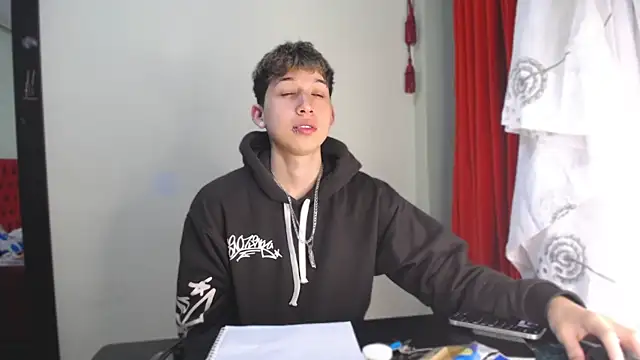  Thomas hot  online show from 12/29/24, 07:00