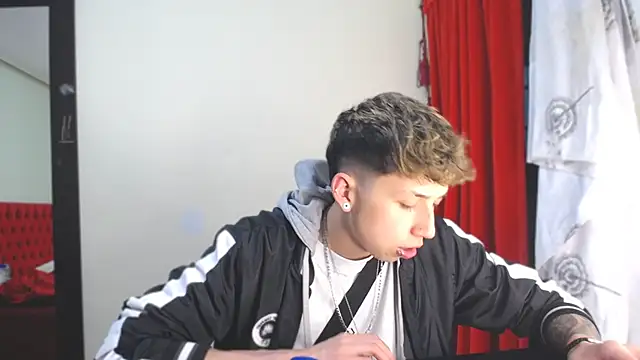  Thomas hot  online show from 01/08/25, 02:57