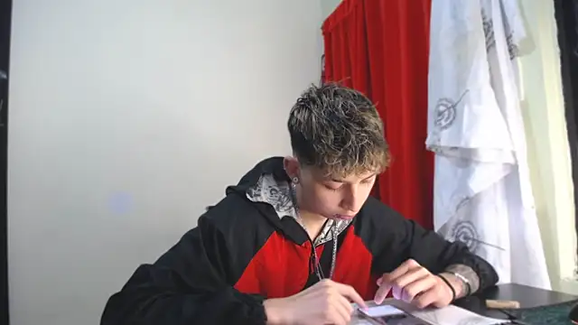  Thomas hot  online show from 01/09/25, 09:37