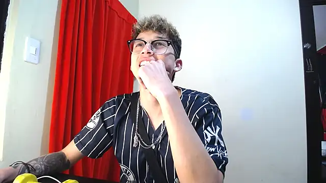  Thomas hot  online show from 01/30/25, 07:04