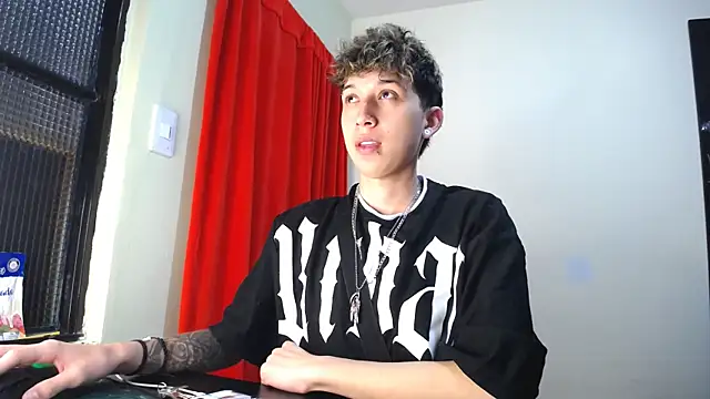  Thomas hot  online show from 02/07/25, 06:56