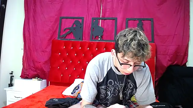  Thomas hot  online show from 02/15/25, 05:09