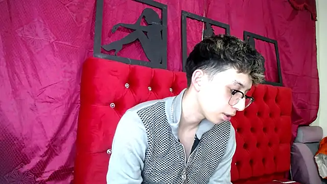  Thomas hot  online show from 03/23/25, 04:27