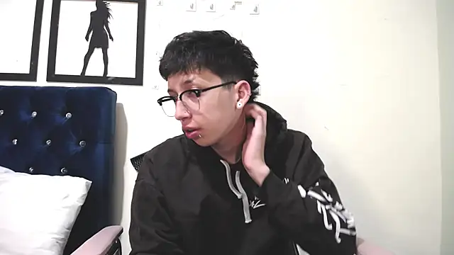  Thomas hot  online show from 09/13/25, 03:50