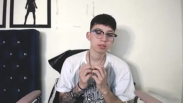  Thomas hot  online show from 09/24/25, 02:04