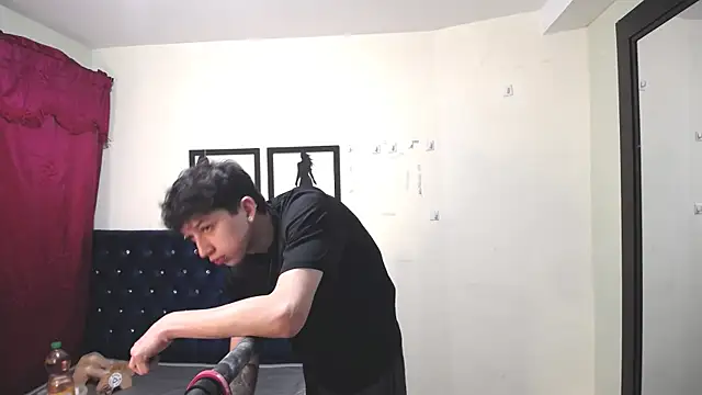  Thomas hot  online show from 11/06/25, 12:44