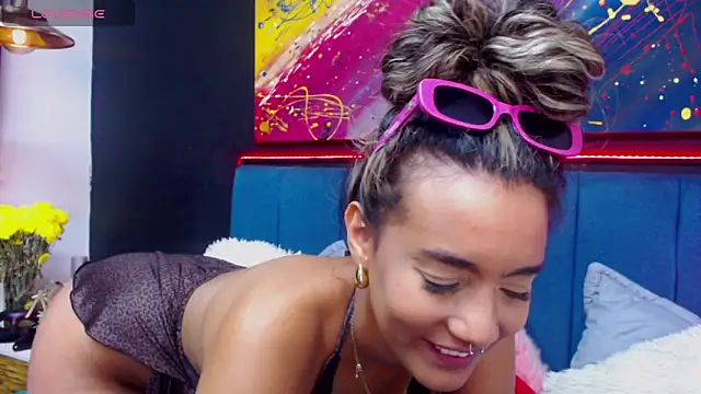 megan collins96 online show from 12/29/24, 10:25